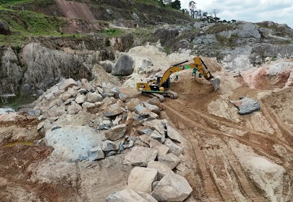 Rompex and R3ciclo: Rock Fragmentation on the Rodoanel Highway